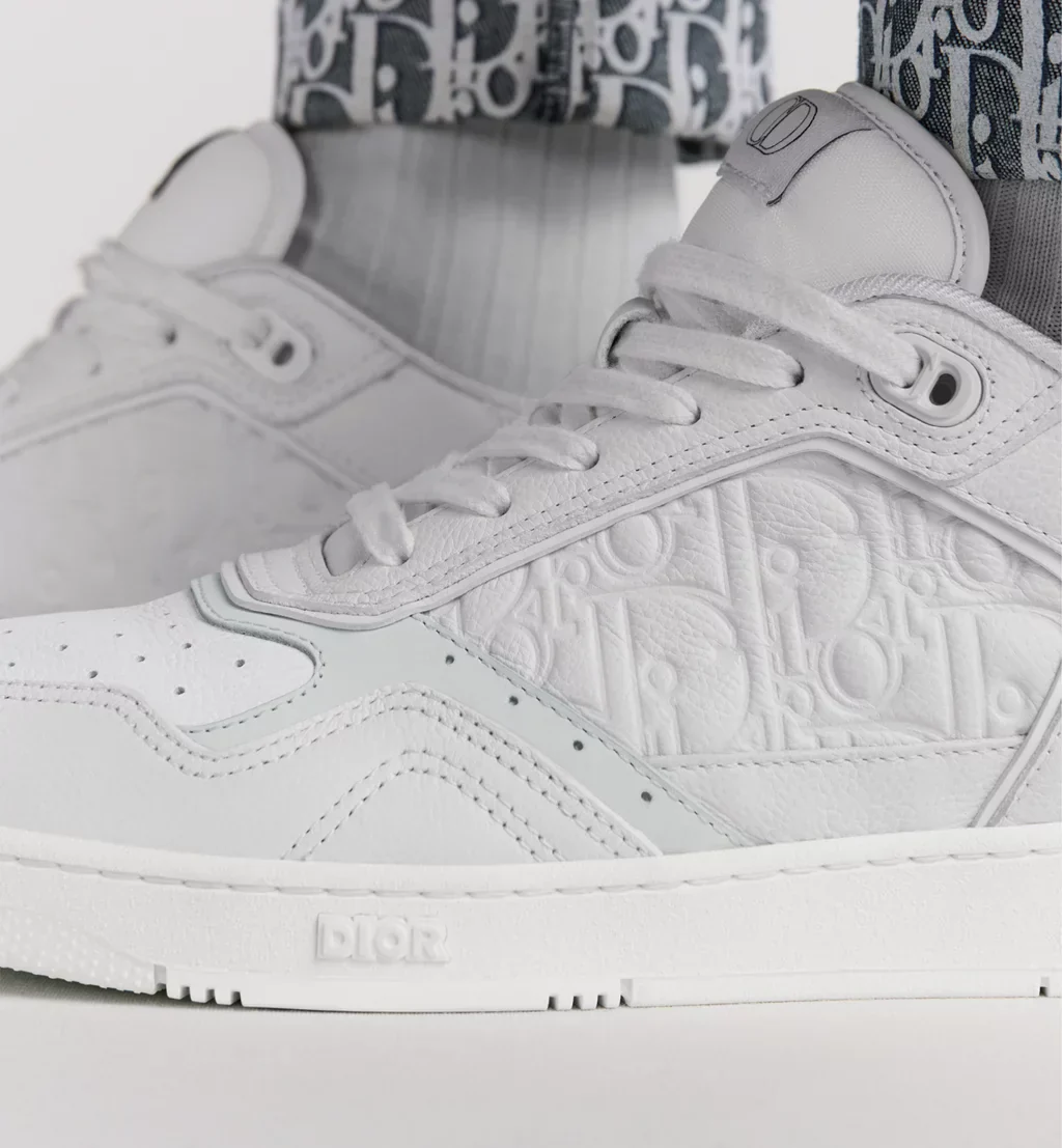 DR B27 Uptown Low-Top Sneaker