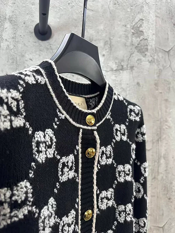 Round neck letter thick wool cardigan MY-93214