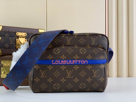 LV  Messenger Bags