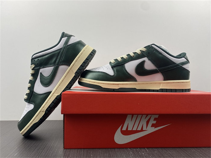 NK Dunk Low Vintage Green DQ8580-100
