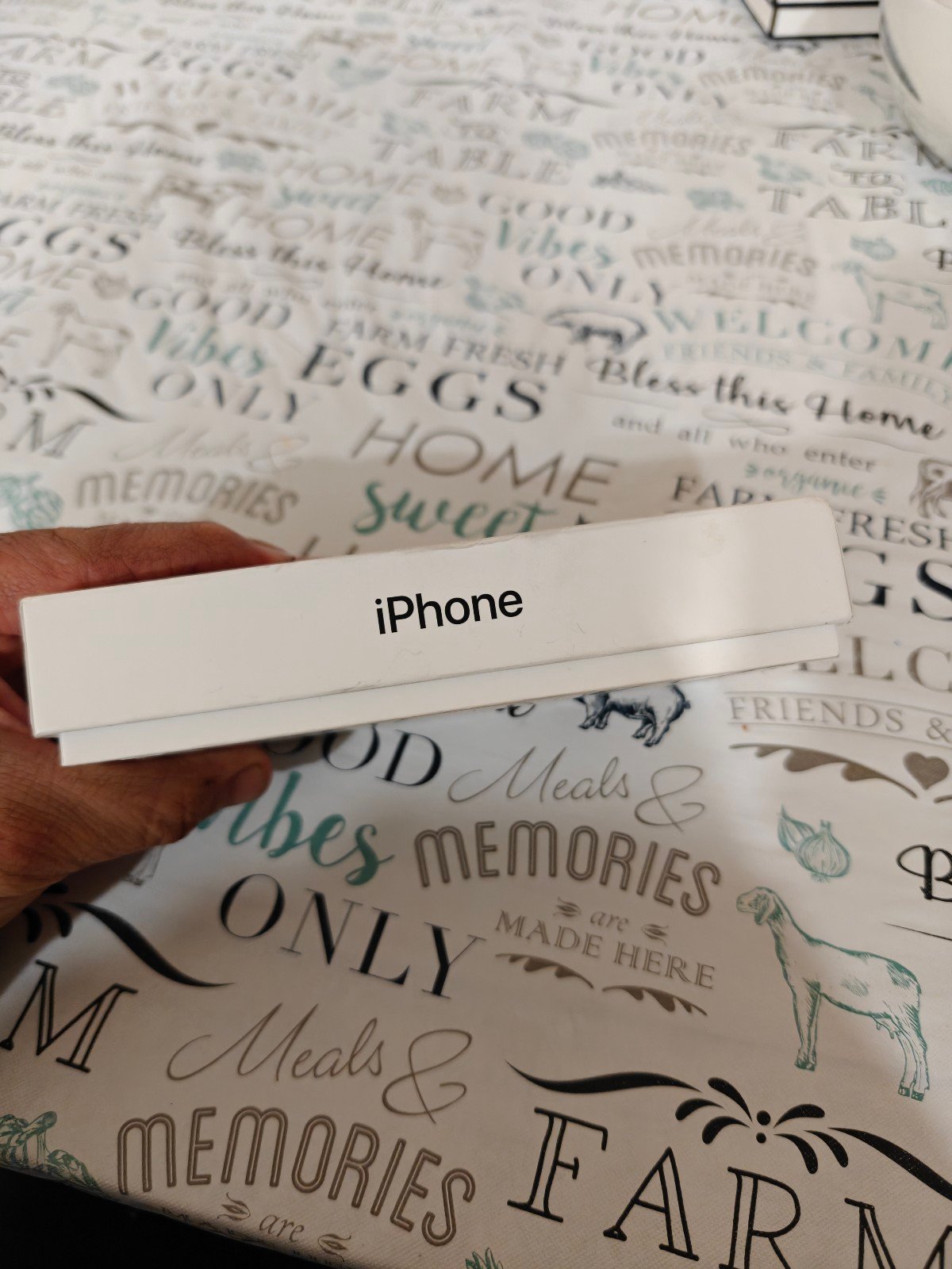 iPhone 16 pro 8M15