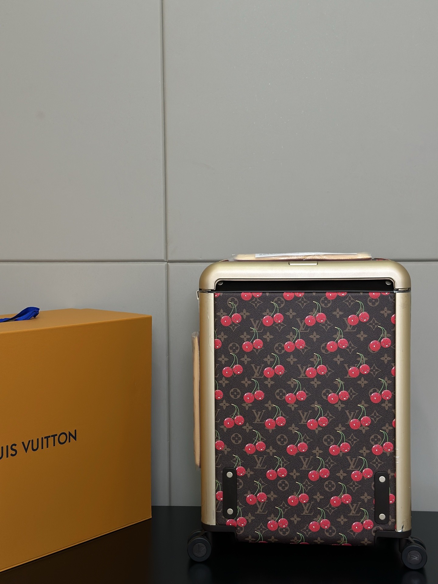 LV Suitcase Size:55x38x21cm