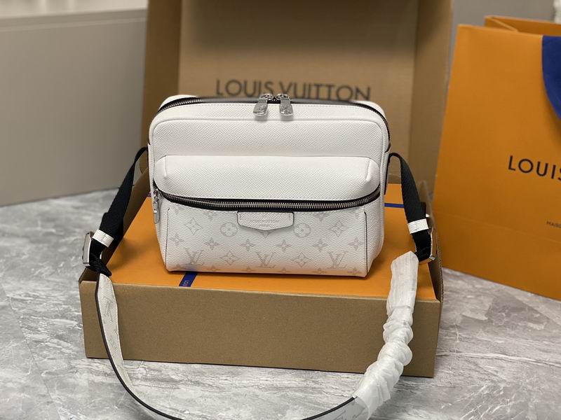 LV  Messenger Bags