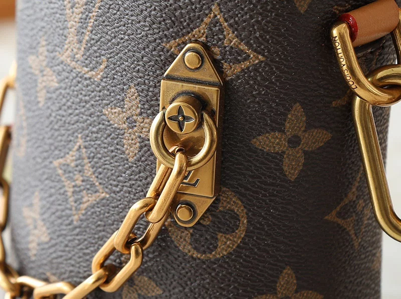 Fashion 4.1″x6.7″x2.0″ Genuine Leather Handbag with Chains straps BB-9211031