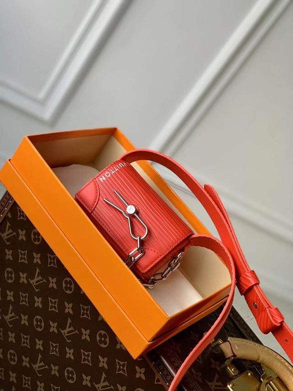 LV  Messenger Bags Size：13x8x4.5cm