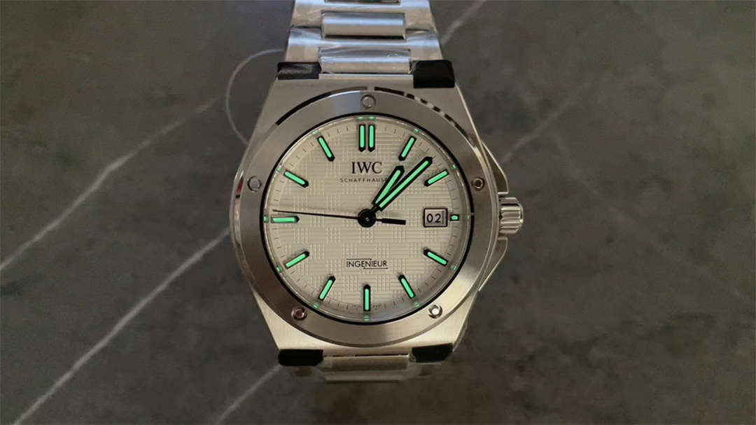 IWC Ingenieur Replica Watch – Premium 1:1 Reproduction with Modern Engineering Design