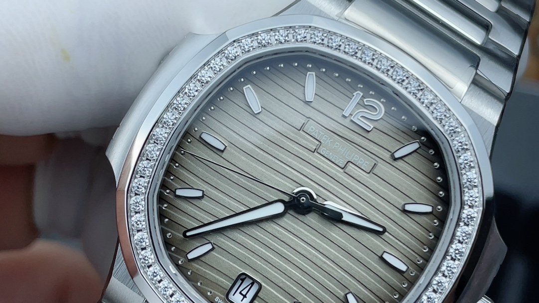 Patek Philippe Nautilus 7118 Replica – Grey Dial Diamond Bezel Ladies Watch