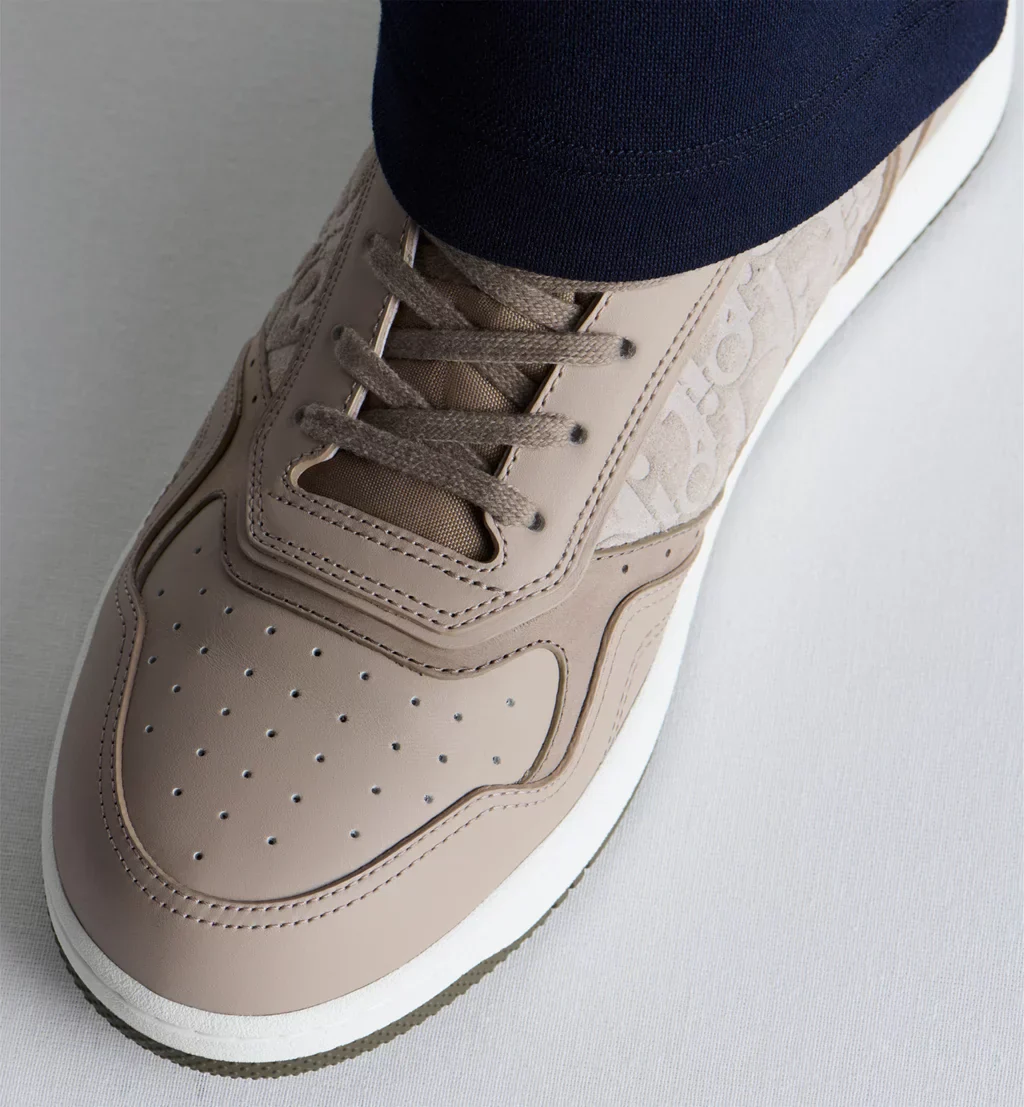 DR B27 Uptown Low-Top Sneaker