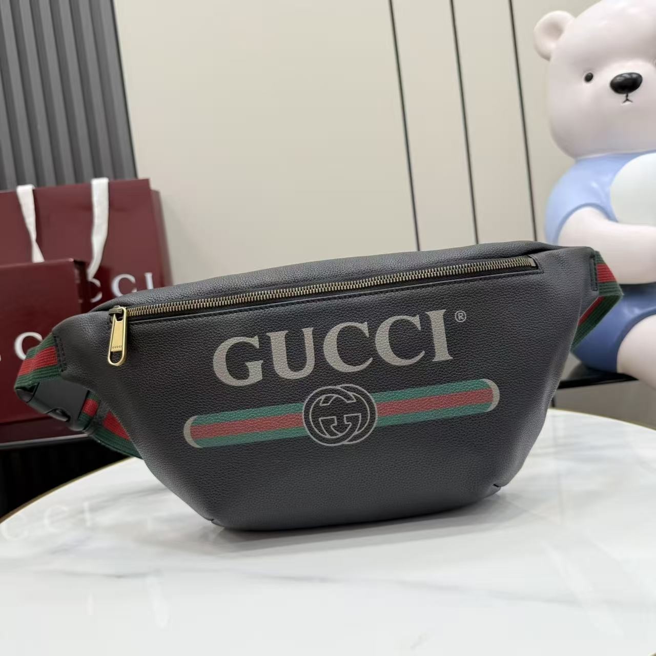 GUC Pockets 28x18x8cm