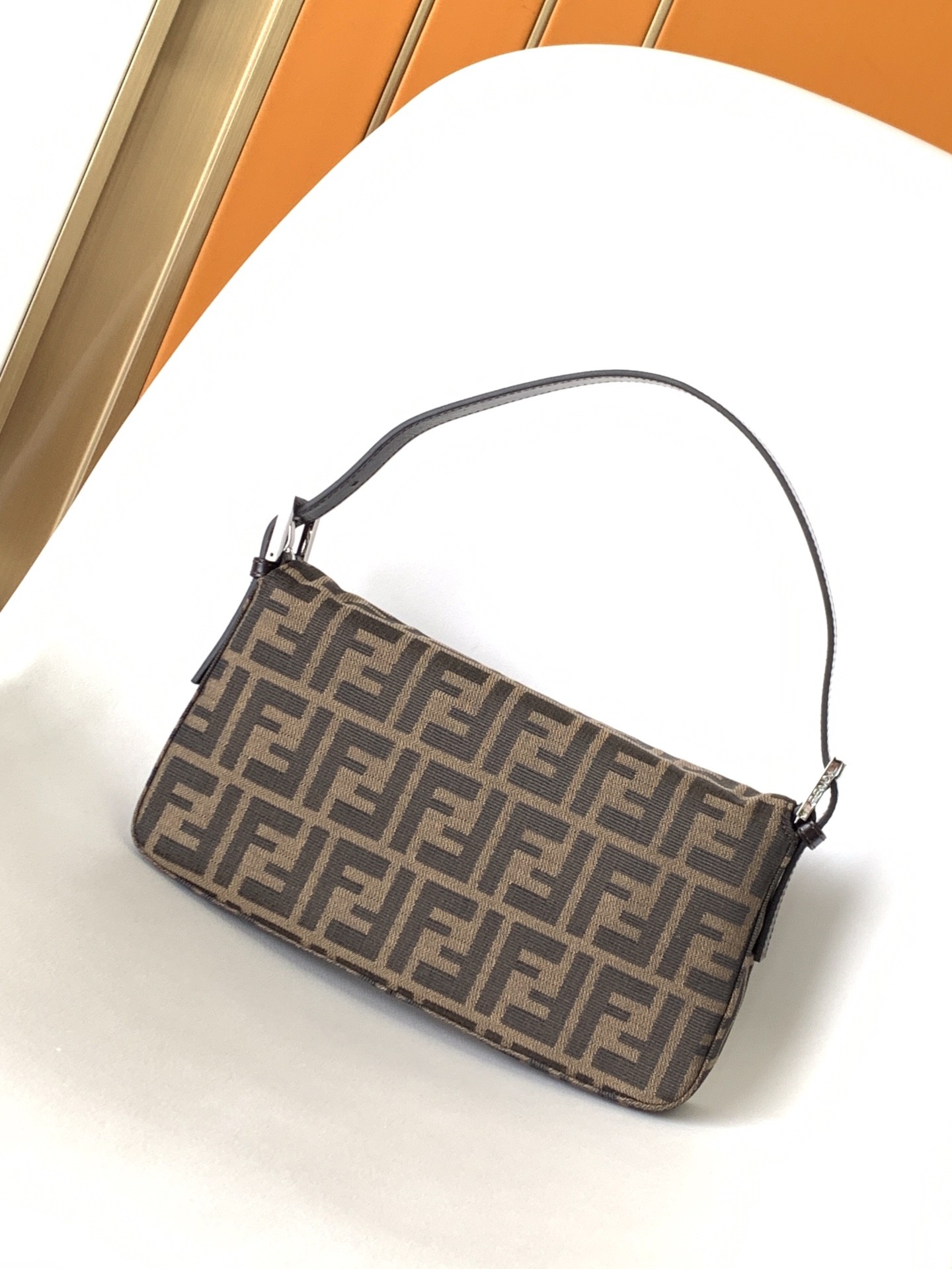 FD Baguette Size:26x4x14cm