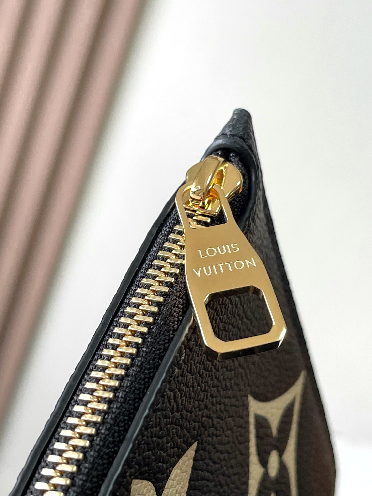 Louis Vuitton Neverfull MM Women Handbag M58907