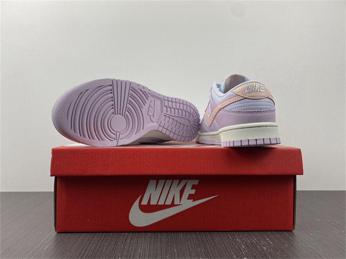 NK Dunk Low Easter DO1503 001
