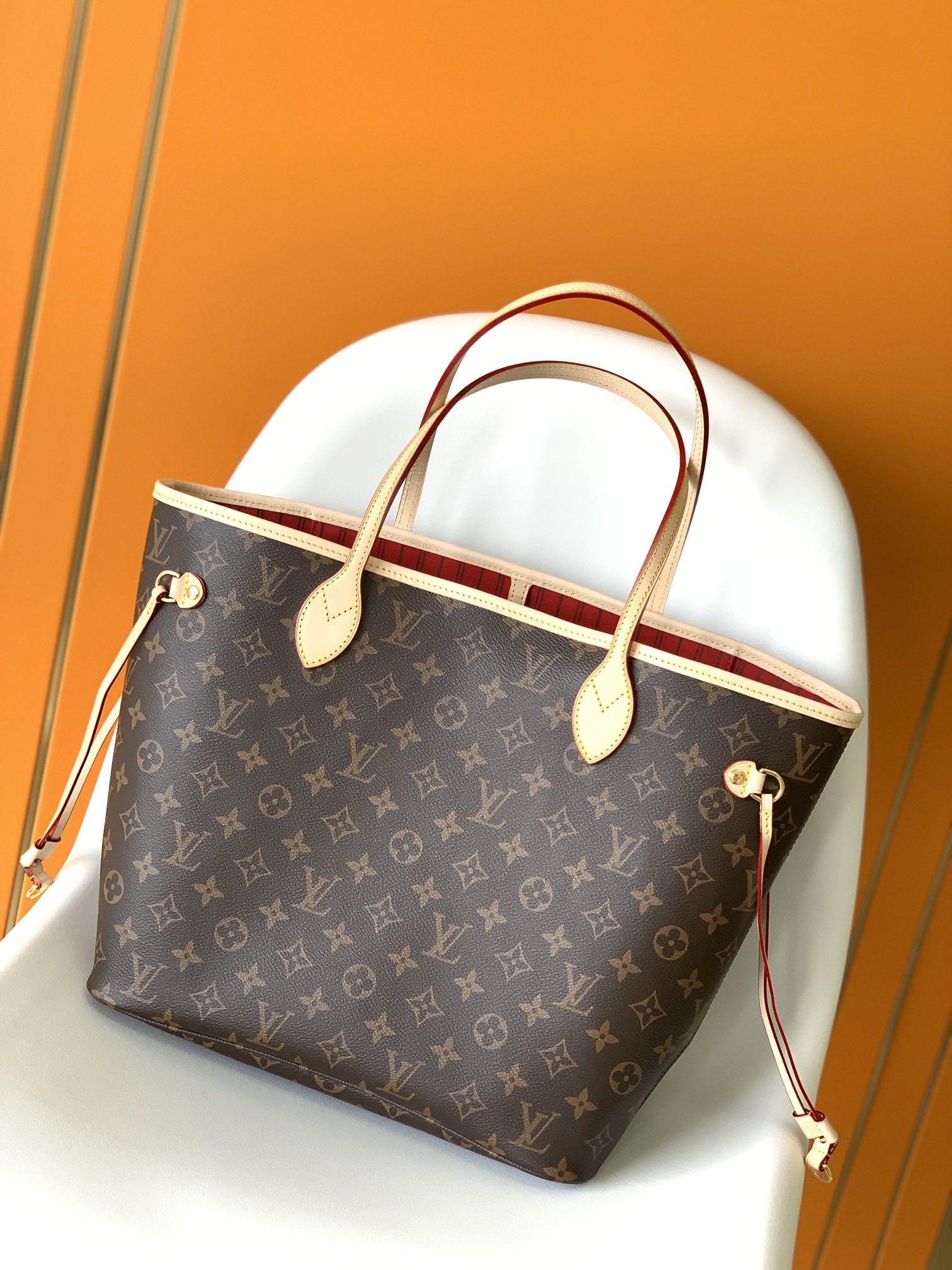 8 colors woman’s Handbag Small:11.4″x8.3″x4.7″ Medium:12.2″x11.0″x5.5″ Big:15.7″x13.0″x8.7″ BB-9180001000783