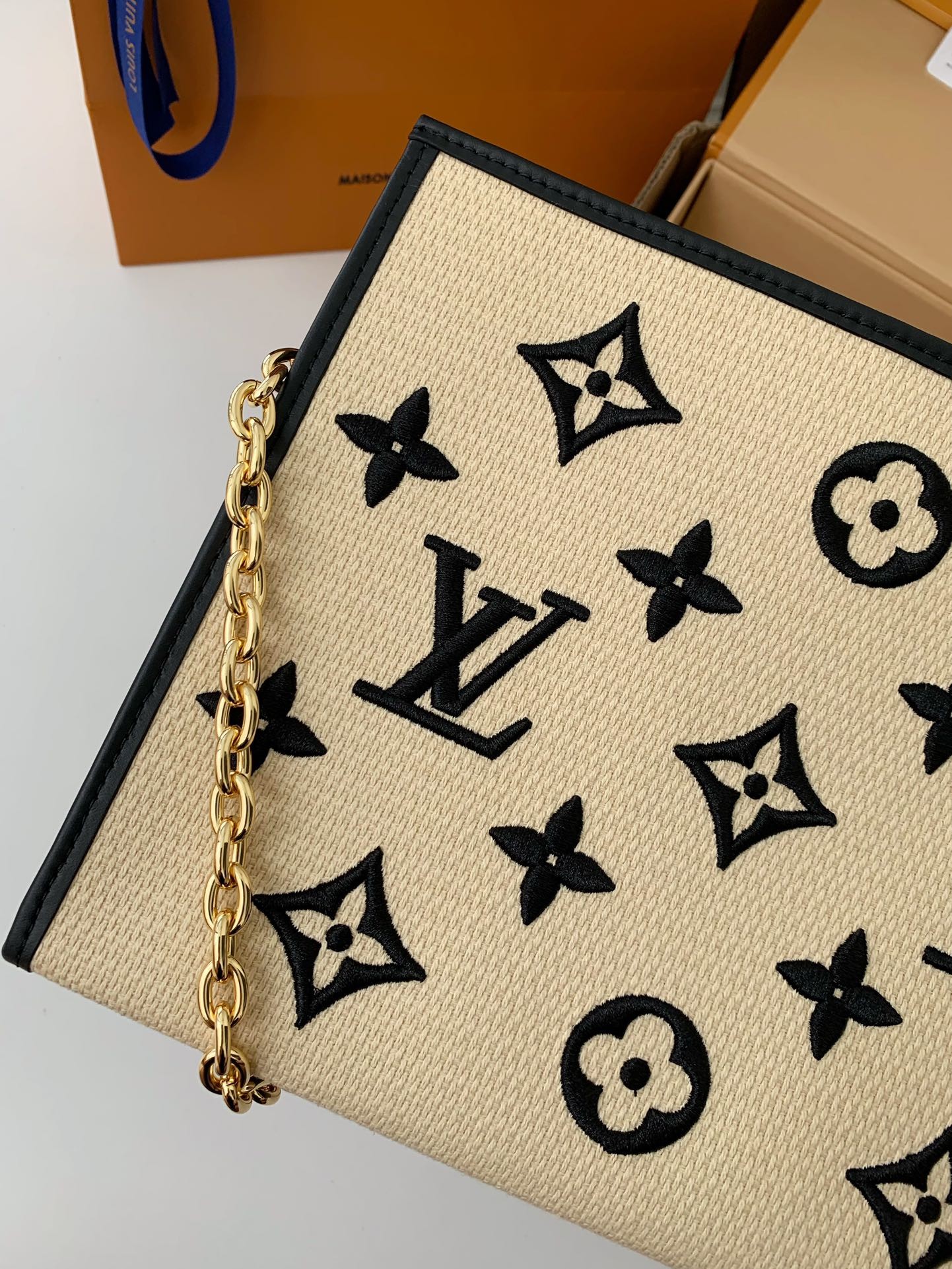 LV Toiletry Pouch  25*20*5.5cm