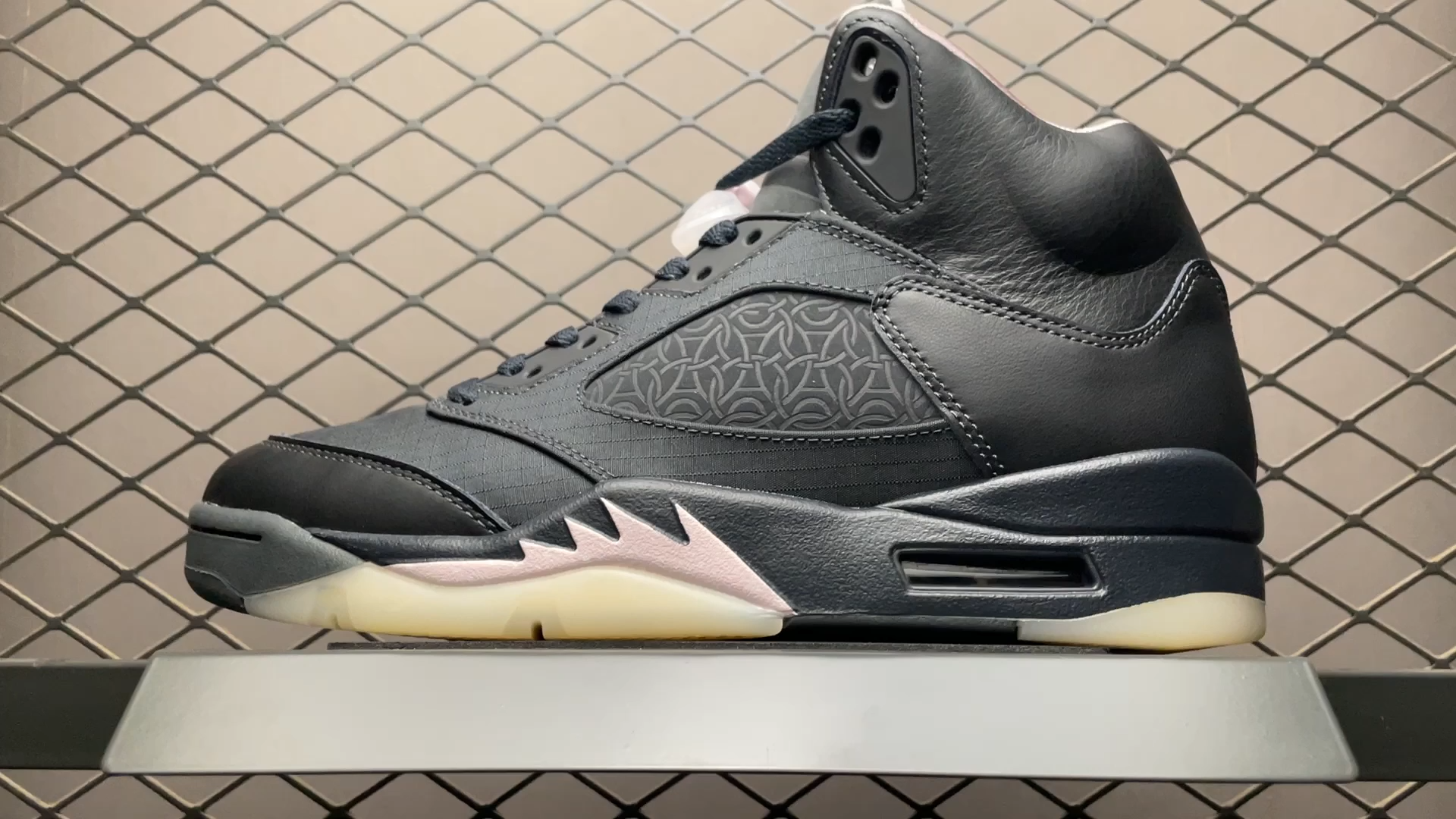 JRD5 Retro HQ3004-001