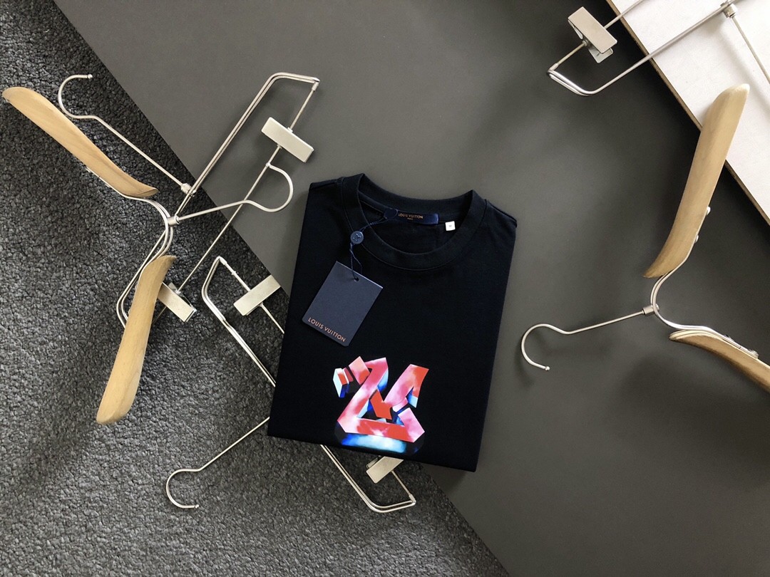 LV T-shirt