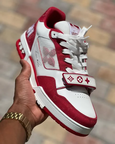 LV  Trainer Sneaker
