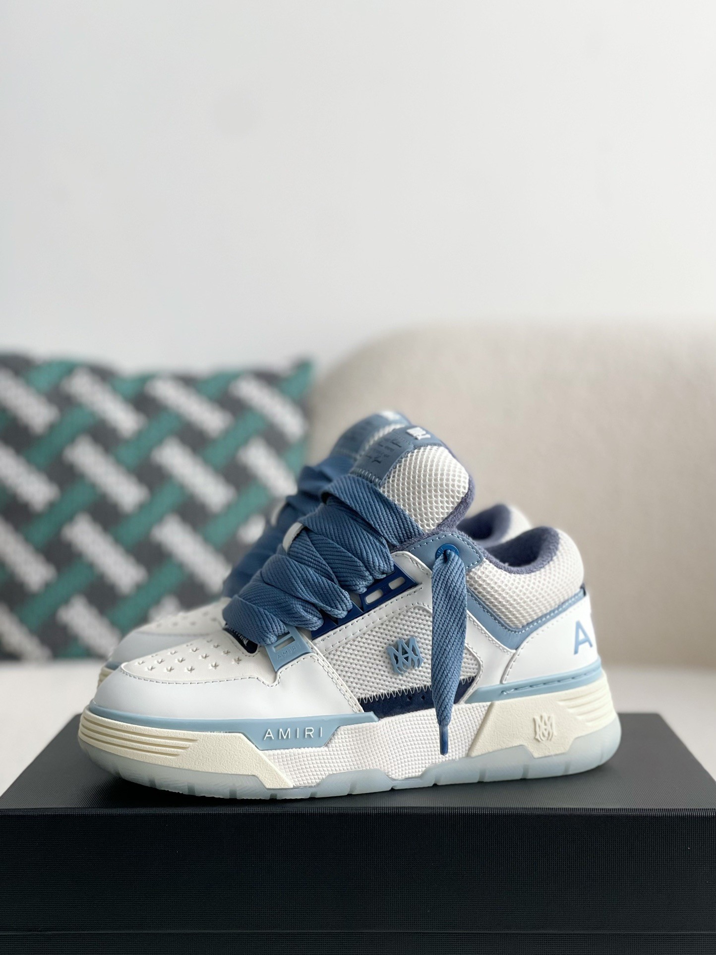 AMRI Sneakers