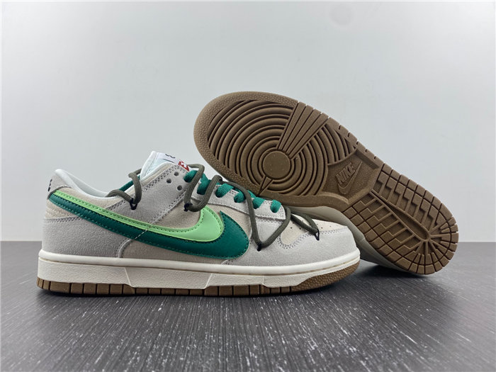 NK Dunk Low SE 85 DO9457-100J