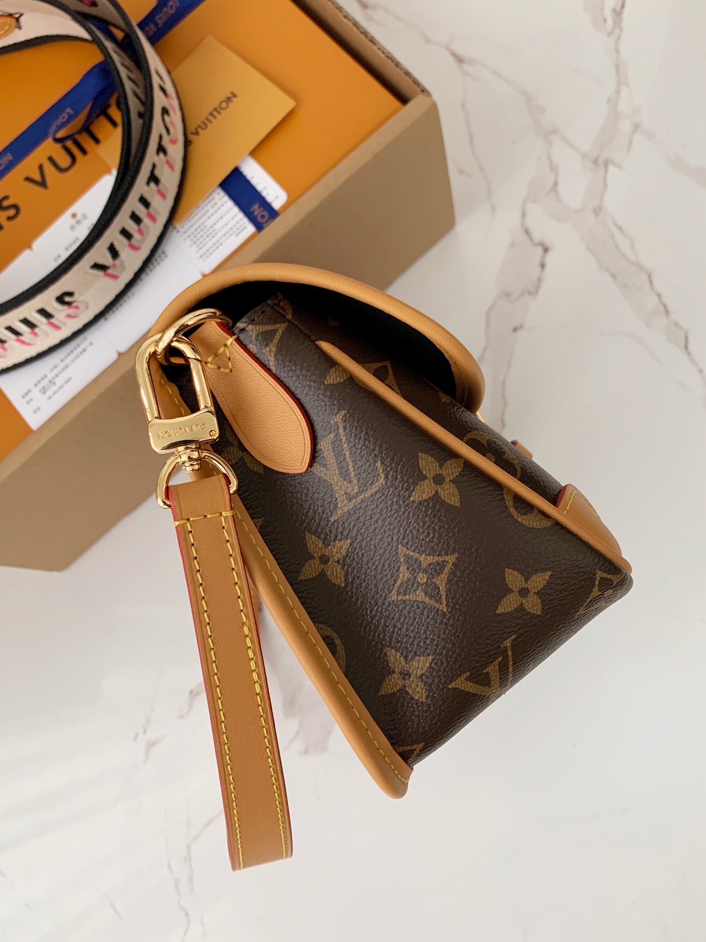 LV DIANE 23*16*8.5cm
