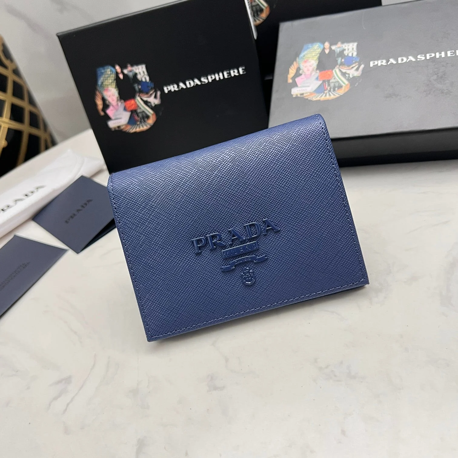 [Prada] New women's mini wallet made with Saffiano leather - Limited stock available.