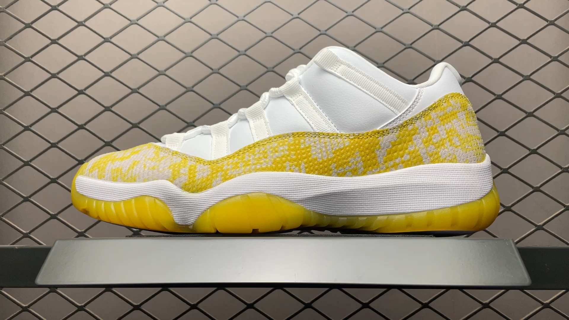 JRD 11 Retro Low Yellow Snakeskin AH7860-107