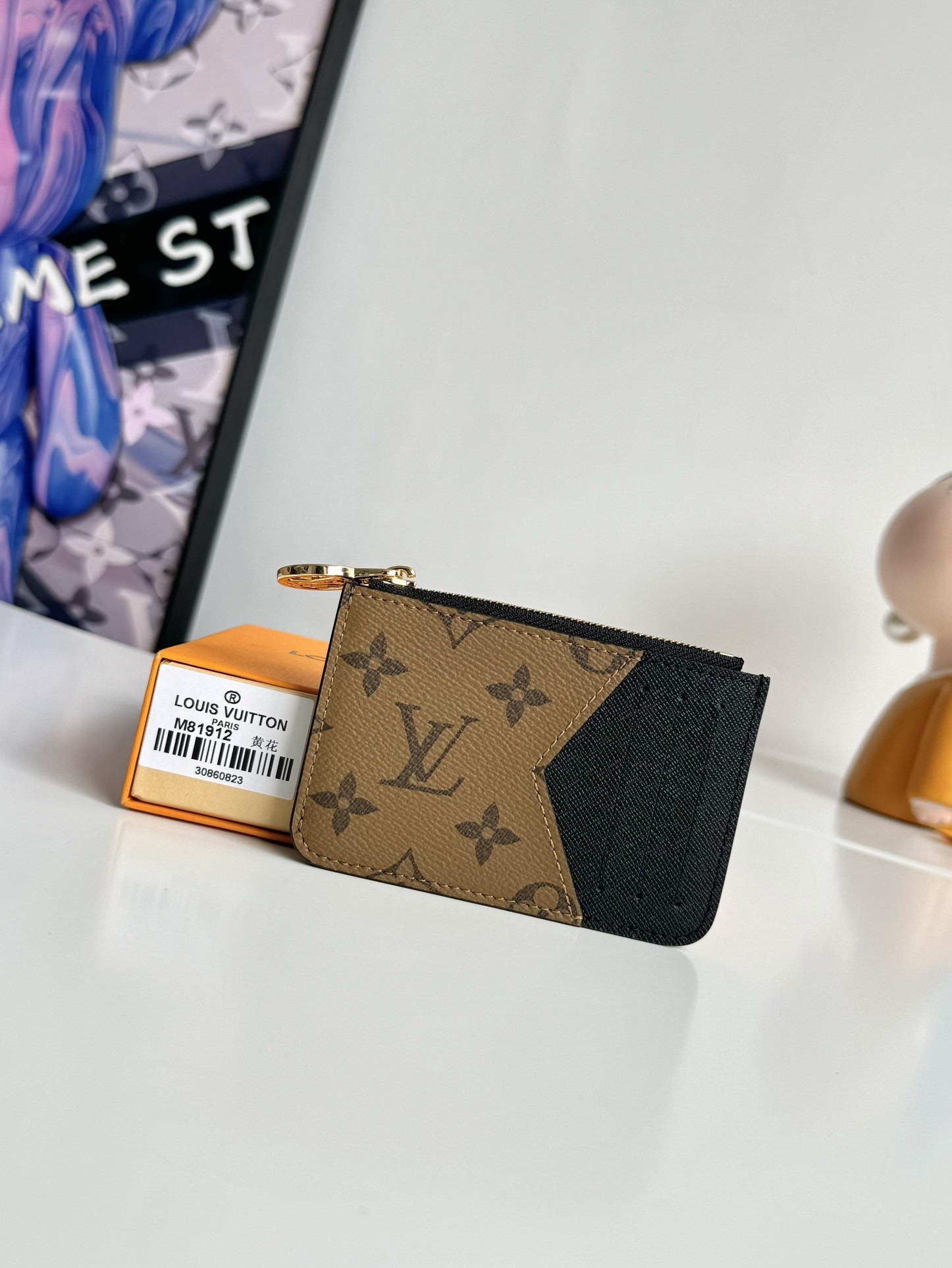 LV CARD HOLDER 12x8x0.8cm