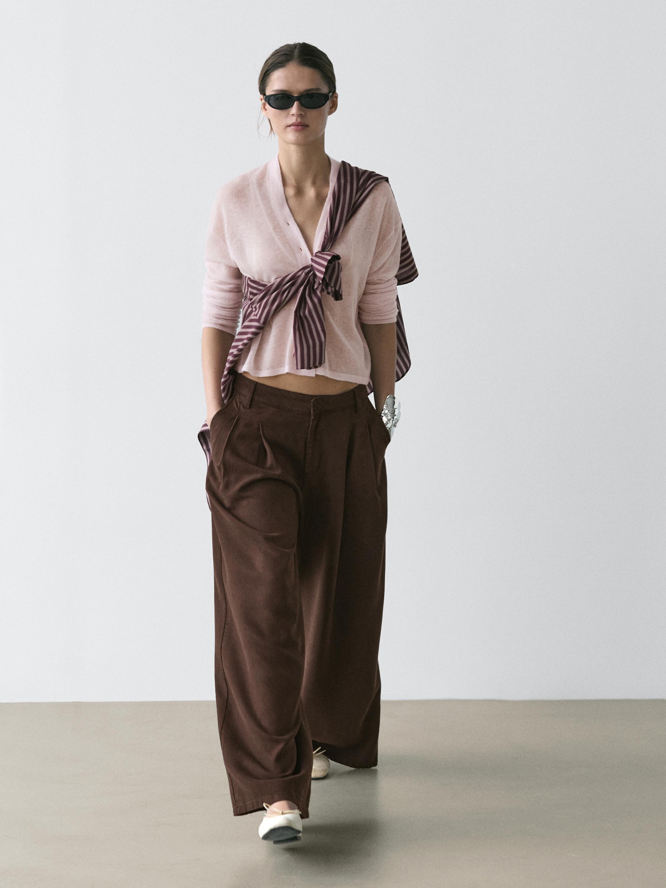 Pantalón pliegues wide leg