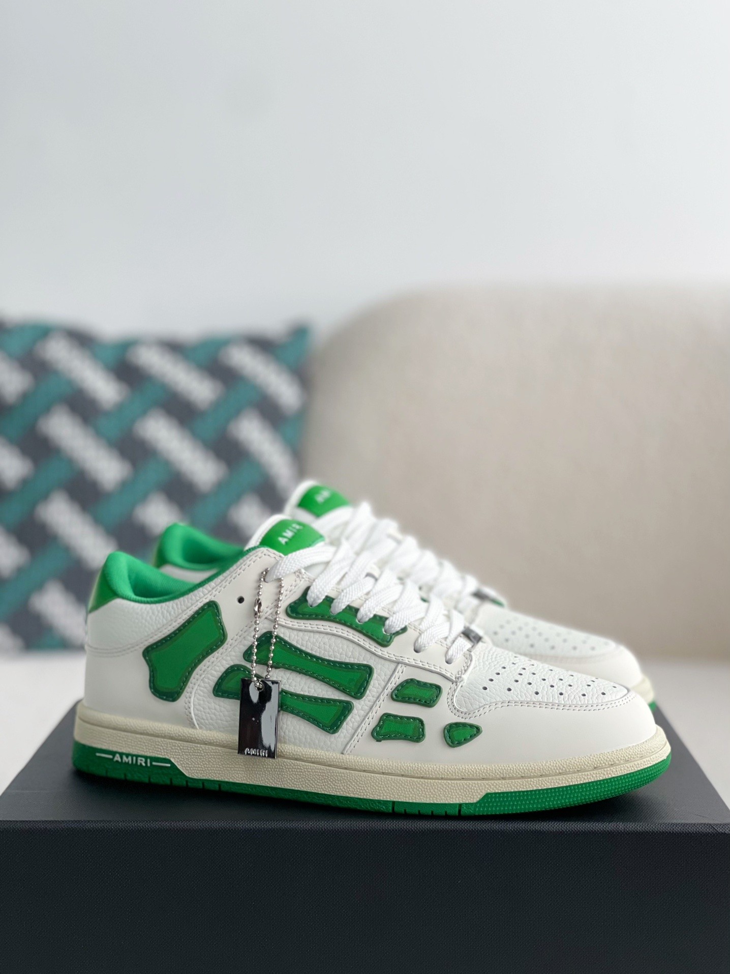 AMRI Bone Sneakers