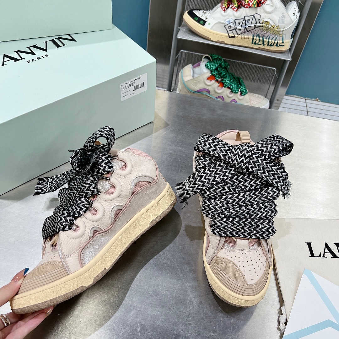 LAN Leather Curb 5