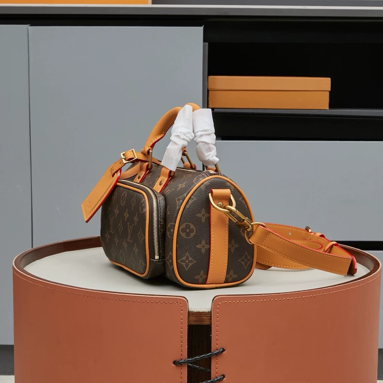 LOUIS VUITTON M14981 Keepall 25 Cargo