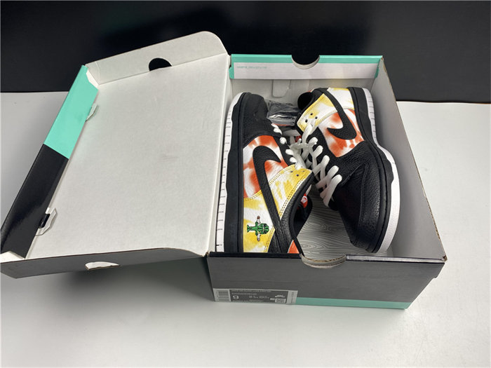 NK SB Dunk Low Raygun Tie-Dye Black BQ6832-001