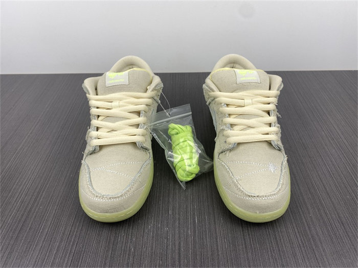 NK SB Dunk Low Mummy DM0774-111