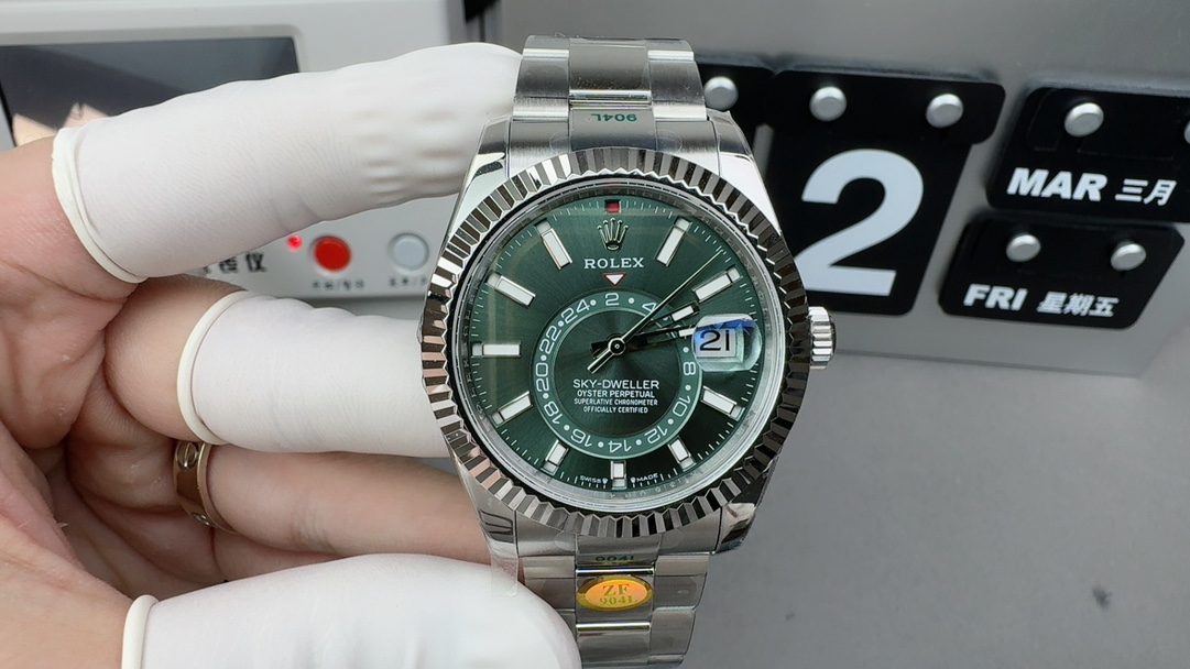 ZF Factory Rolex Sky Dweller Green Dial Replica – Jubilee Bracelet 42mm Luxury GMT Annual Calendar Watch