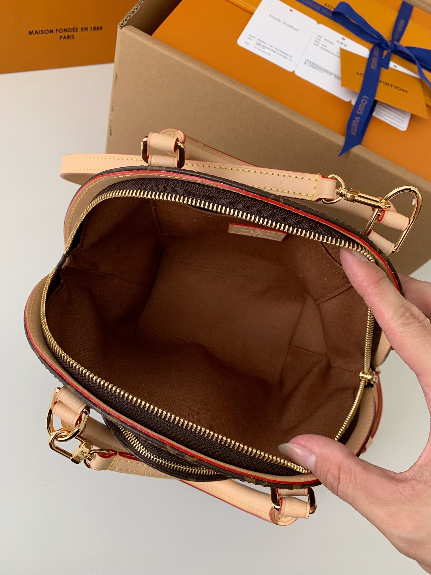 LV ELLIPSE 28*21*8cm