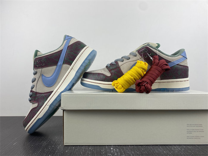 NK SB Dunk Low Crenshaw Skate Club FN4193-100