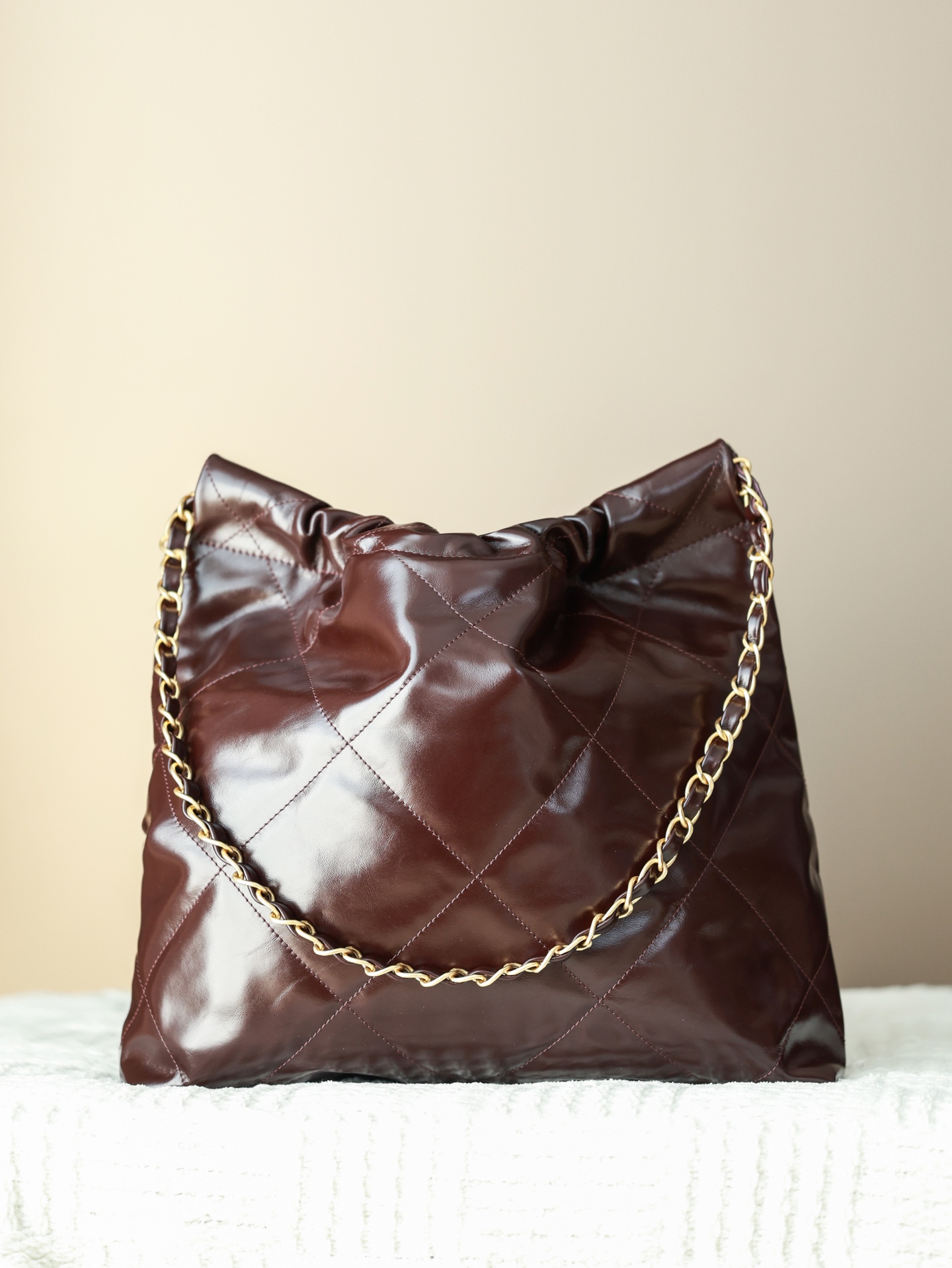 Chanel 22 small handbag