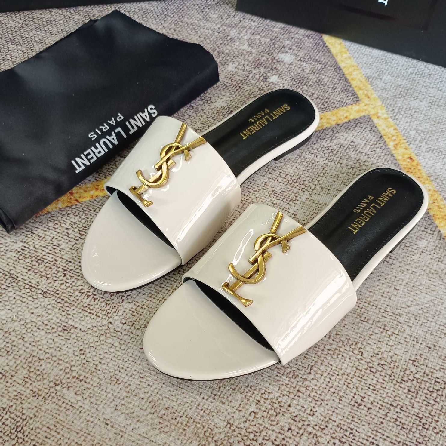 Classic Gold Signature Flat Slippers LX-872029