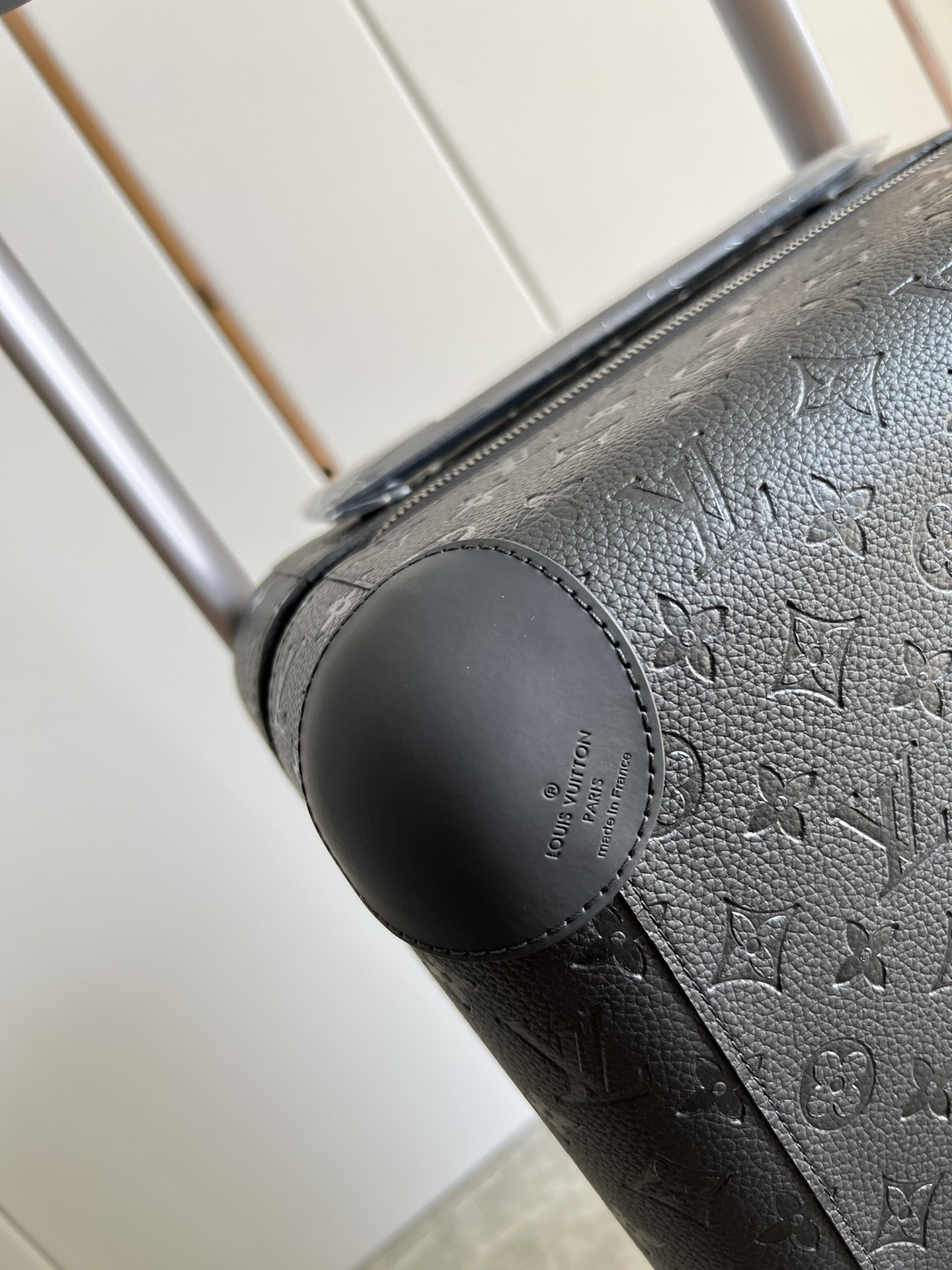 LV Suitcase Size:55x38x21cm