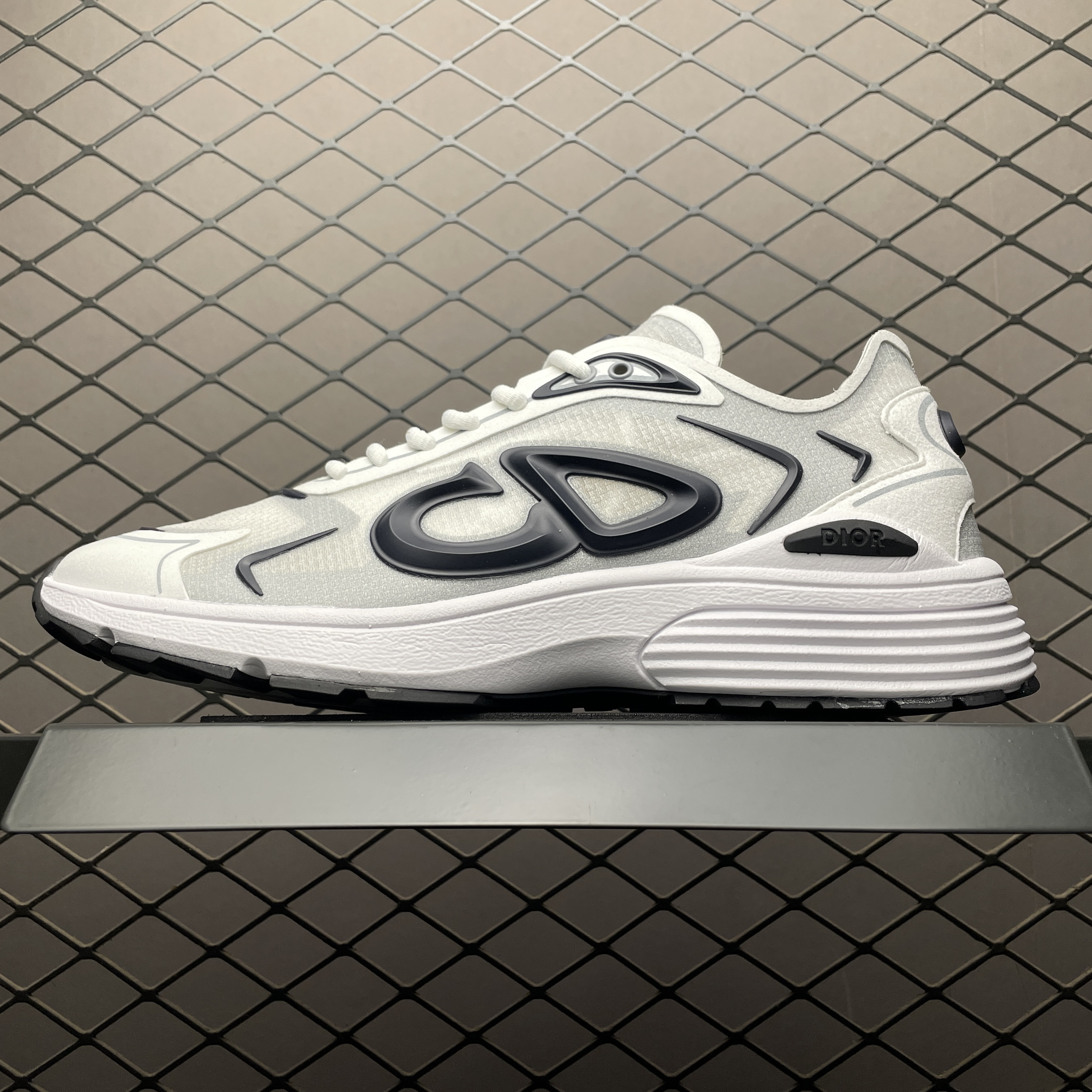 DR B30 Sneakers