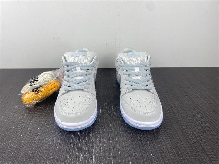 NK SB Dunk Low White Lobster FD8776-100