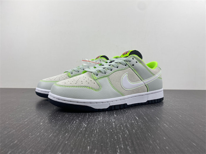 NK Dunk Low University of Oregon PE FQ7260-001