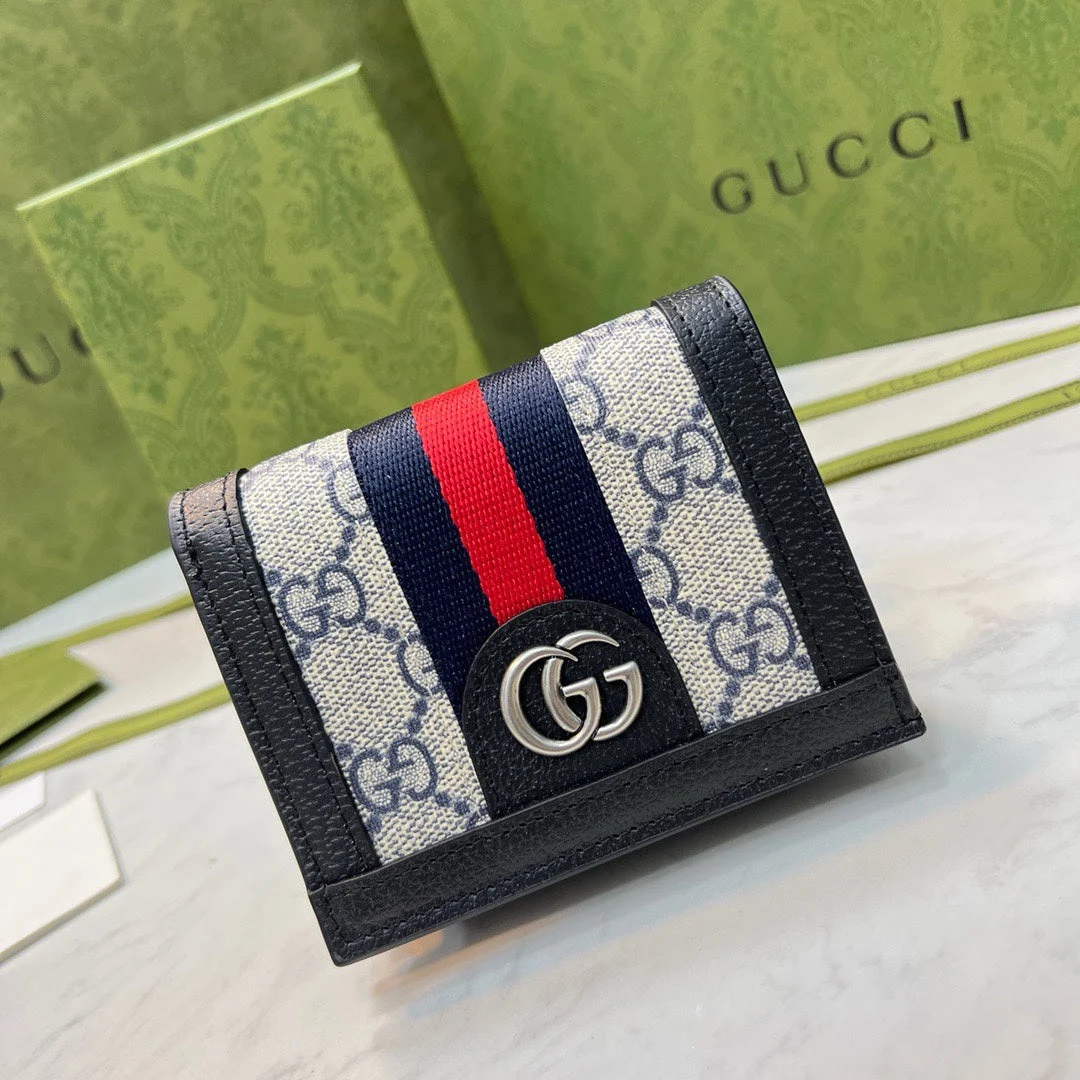 【Gucci】 Convenient and compact! Ultra-thin short wallet - New Spring/Summer Collection