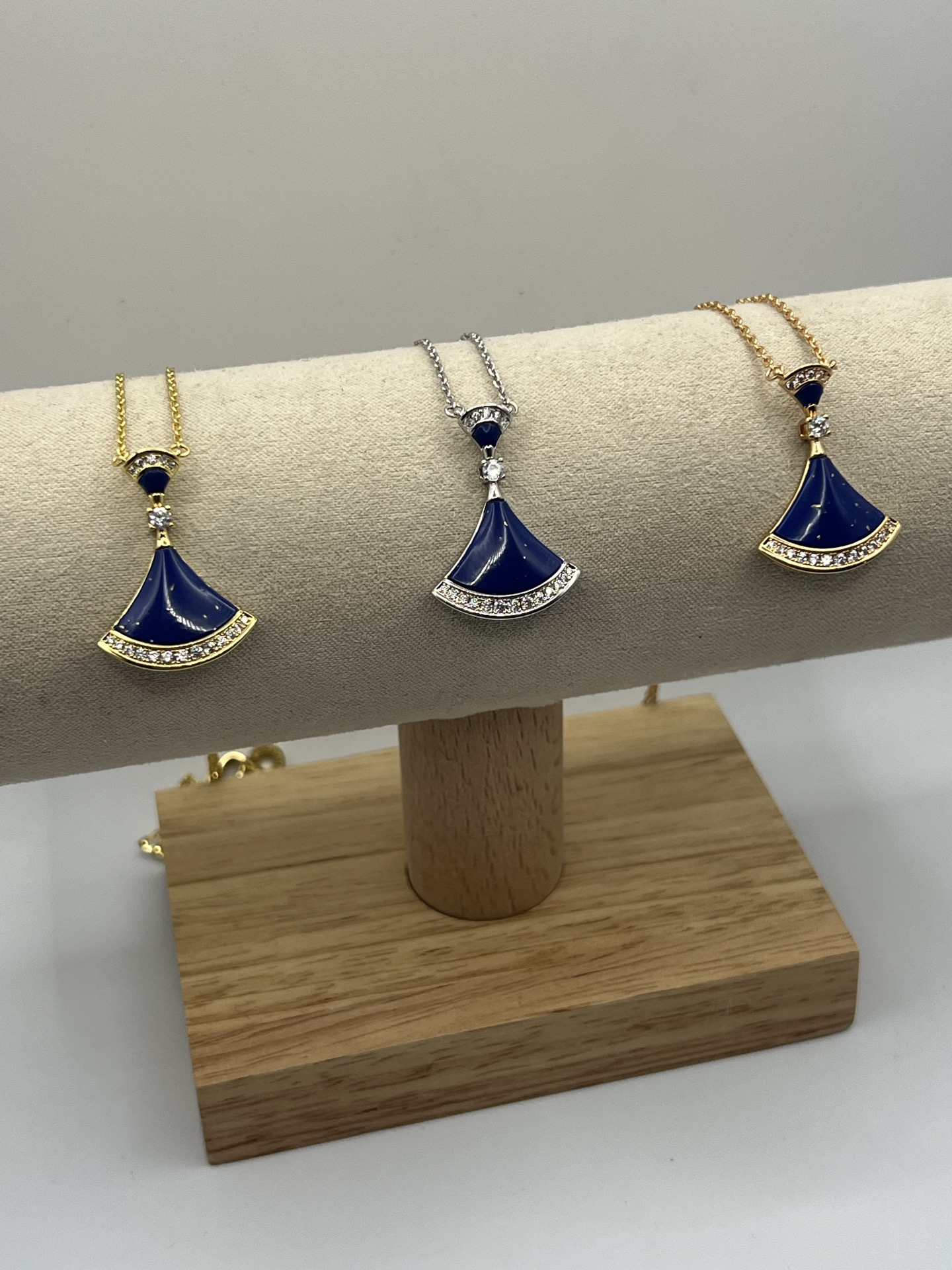 Bulgari 358365 Divas' Dream Necklace Lapis Blue 41 - 43 cm