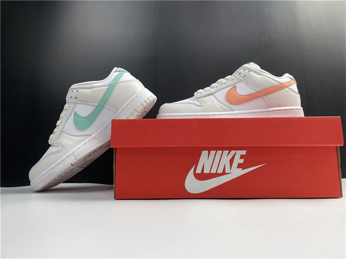 NK Dunk Low Tropical Twist CW1590-101