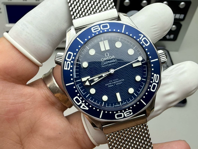 Omega Seamaster Diver 007 42mm