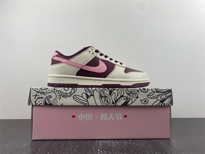 NK Dunk Low Retro PRM Valentine's Day DR9705-100