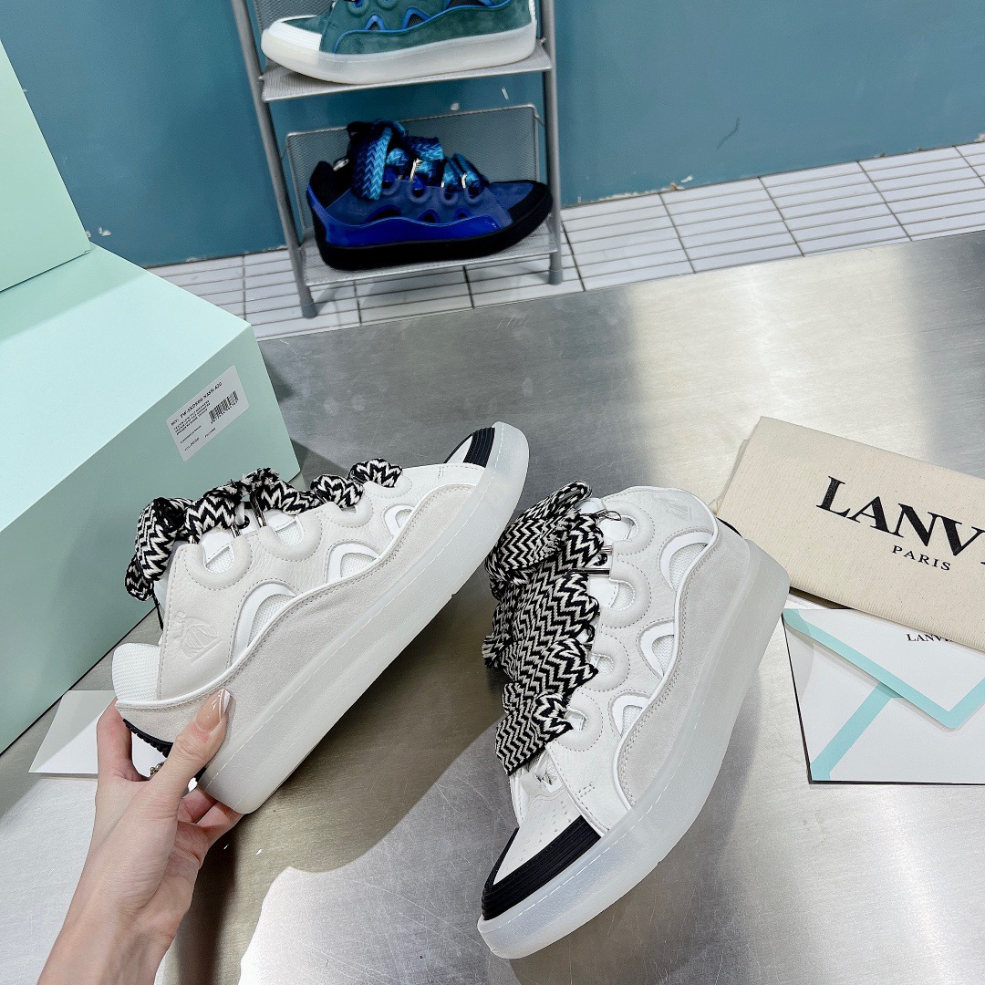 LAN Curb Sneaker 16