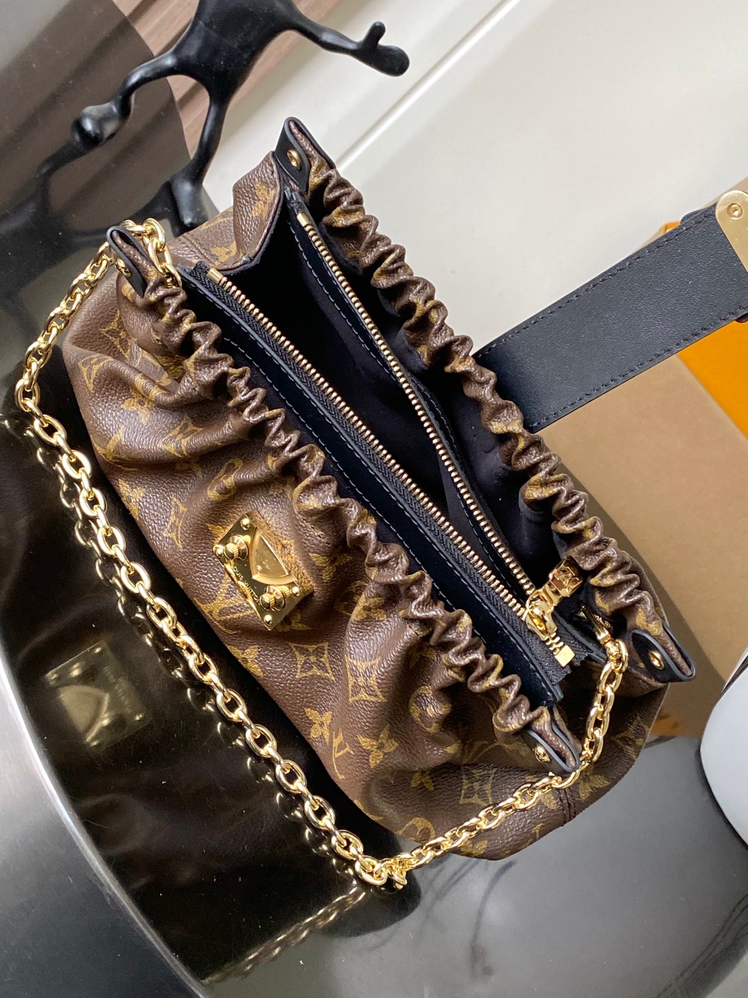 LOUIS VUITTON M27819 Pochette Sling PM