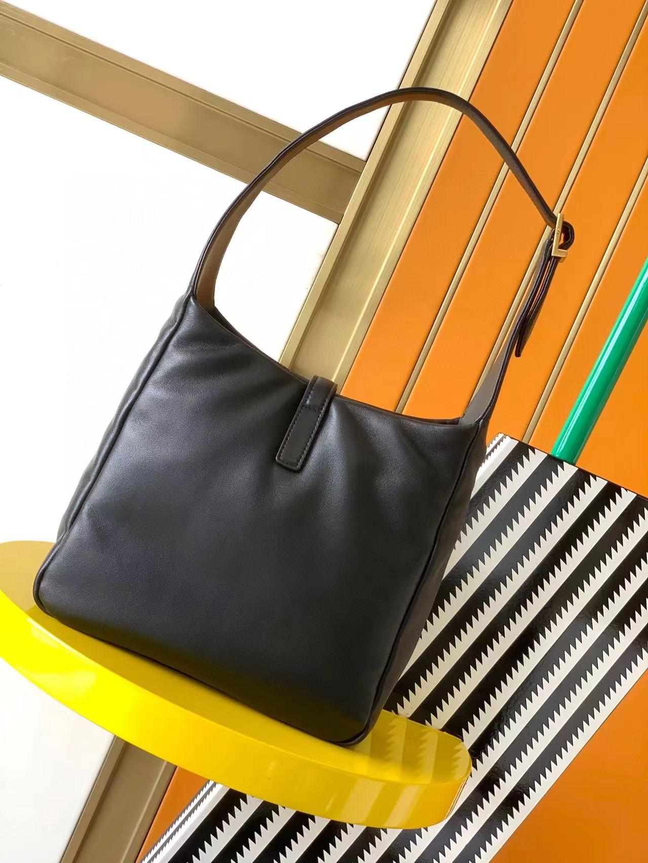 Fashion 9.1″x8.7″x3.3″ Leather Handbag BB-921170